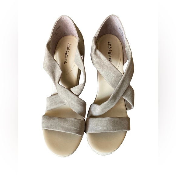 Indigo Rd. Gray Strappy Slip-On Wedges Size 8 - Picture 3 of 8